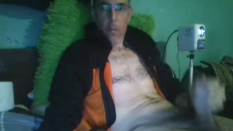 reyes_albert2006 online show from 12/01/25, 06:18