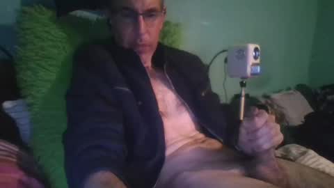 reyes_albert2006 online show from 04/12/26, 08:52