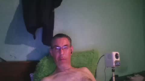 Snapshot of reyes_albert2006 chatting on 05/25/26, 07:36 reyes_albert2006 online show from 05/25/26, 07:36