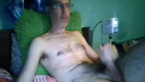 Snapshot of reyes_albert2006 chatting on 06/16/26, 10:40 reyes_albert2006 online show from 06/16/26, 10:40