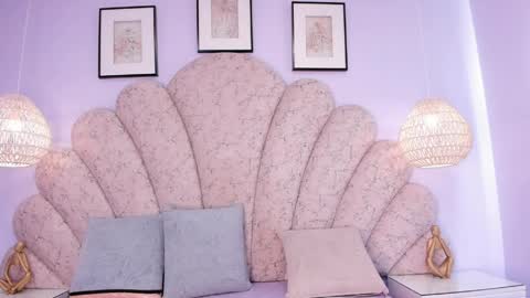 Reze  online show from 04/22/26, 07:15