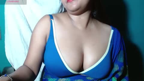 Snapshot of ria_fun chatting on 01/09/25, 08:01 Riya online show from 01/09/25, 08:01