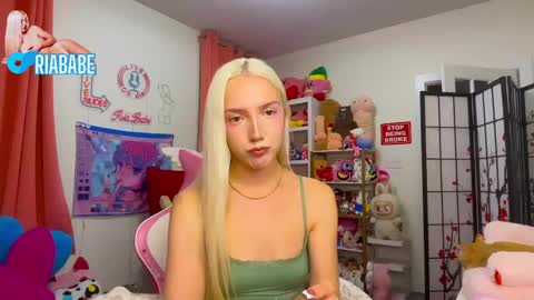Snapshot of riababe chatting on 05/19/26, 03:02 ria online show from 05/19/26, 03:02