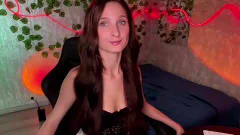 Snapshot of riana_razz chatting on 07/19/26, 09:35 riana_razz online show from 07/19/26, 09:35