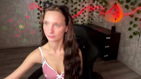Snapshot of riana_razz chatting on 08/04/26, 06:05 riana_razz online show from 08/04/26, 06:05