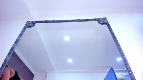 Riana online show from 10/28/25, 04:49