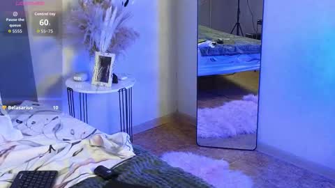 RIANA online show from 02/02/26, 05:00