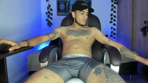 Snapshot of riancum chatting on 03/11/25, 07:15 juan online show from 03/11/25, 07:15