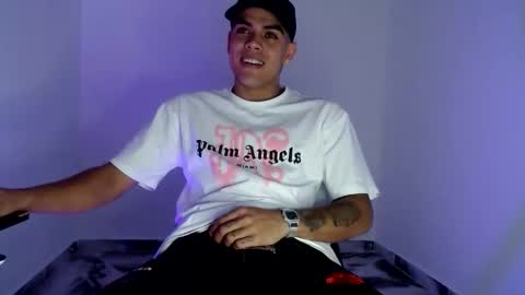 Snapshot of riancum chatting on 12/03/25, 04:09 juan online show from 12/03/25, 04:09