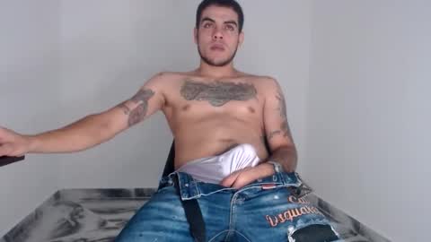 Snapshot of riancum chatting on 12/19/25, 07:54 juan online show from 12/19/25, 07:54