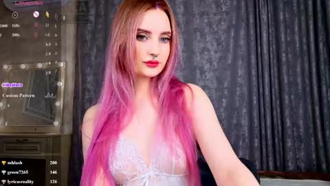 Snapshot of riawoods chatting on 04/30/26, 10:03 Ria Woods online show from 04/30/26, 10:03