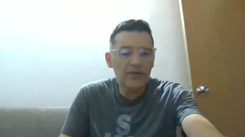 Snapshot of ricardofor4 chatting on 11/15/25, 11:21 hotanytime online show from 11/15/25, 11:21