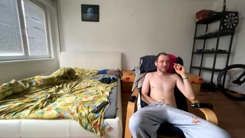 ricciardio online show from 10/10/25, 09:41