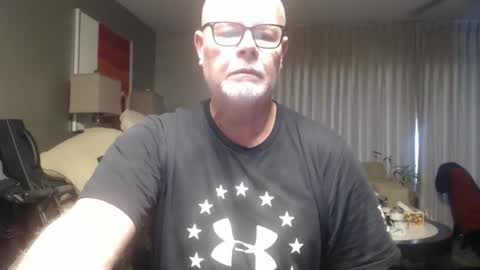 Snapshot of rich32937 chatting on 03/22/26, 06:55 rich32937 online show from 03/22/26, 06:55