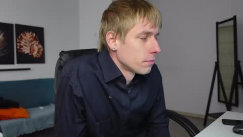 RICHARD HARDS online show from 04/18/26, 07:01