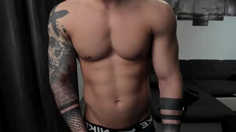 Snapshot of richarddarell chatting on 01/11/25, 09:04 RichardDarell online show from 01/11/25, 09:04