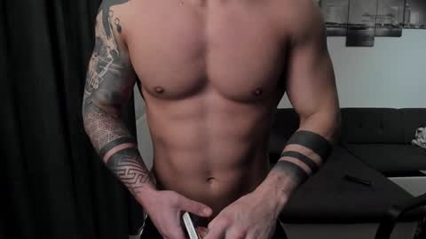 Snapshot of richarddarell chatting on 01/15/25, 05:50 RichardDarell online show from 01/15/25, 05:50