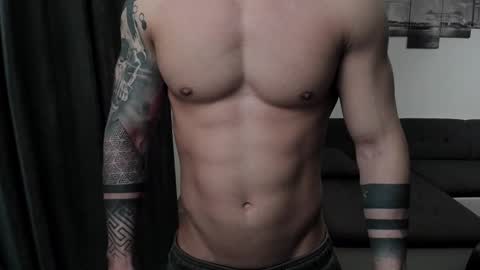 Snapshot of richarddarell chatting on 01/25/25, 06:01 RichardDarell online show from 01/25/25, 06:01