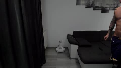 Snapshot of richarddarell chatting on 02/16/25, 06:43 RichardDarell online show from 02/16/25, 06:43