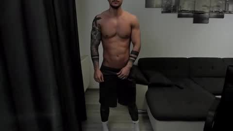 Snapshot of richarddarell chatting on 03/03/25, 06:48 RichardDarell online show from 03/03/25, 06:48