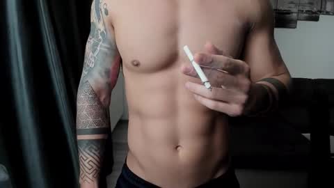 Snapshot of richarddarell chatting on 09/19/25, 04:03 RichardDarell online show from 09/19/25, 04:03