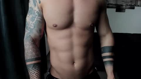 Snapshot of richarddarell chatting on 09/28/25, 05:13 RichardDarell online show from 09/28/25, 05:13