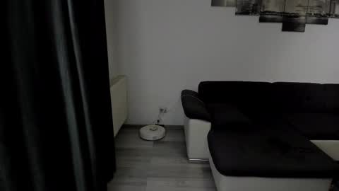 Snapshot of richarddarell chatting on 10/08/25, 04:43 RichardDarell online show from 10/08/25, 04:43