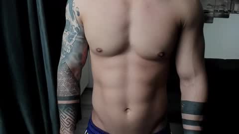 Snapshot of richarddarell chatting on 10/26/25, 05:24 RichardDarell online show from 10/26/25, 05:24