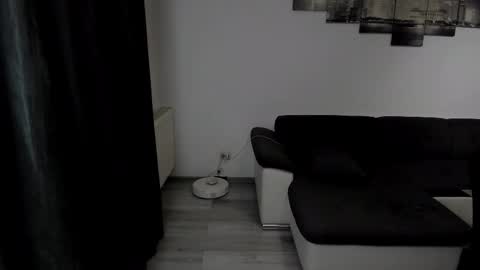 Snapshot of richarddarell chatting on 10/28/25, 05:33 RichardDarell online show from 10/28/25, 05:33