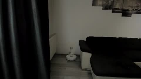 Snapshot of richarddarell chatting on 06/23/26, 04:54 RichardDarell online show from 06/23/26, 04:54