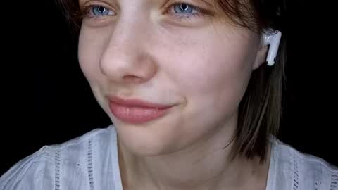 Luna online show from 04/18/26, 07:58