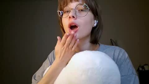 Luna online show from 04/25/26, 06:38