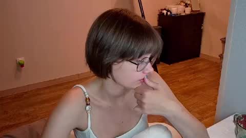 Snapshot of richardlundsten chatting on 07/19/26, 06:44 Luna online show from 07/19/26, 06:44