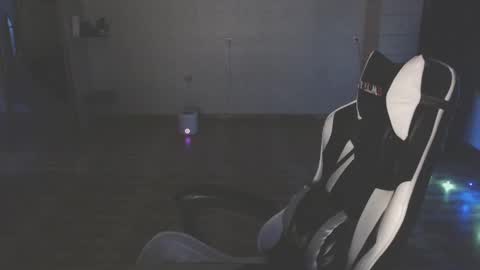 Emily online show from 01/20/25, 03:28