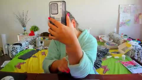 Anna - not anna - right Anna  online show from 10/04/25, 06:00