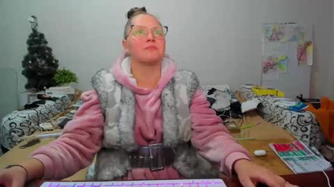 Anna - not anna - right Anna  online show from 02/08/26, 03:26