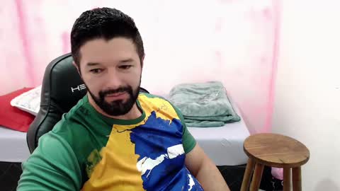 Snapshot of richrolland chatting on 02/05/25, 07:10 Rickseduction online show from 02/05/25, 07:10