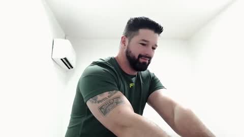 Snapshot of richrolland chatting on 03/11/25, 08:09 Rickseduction online show from 03/11/25, 08:09