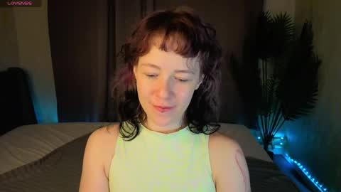 Snapshot of ricki_bloom chatting on 04/26/26, 01:25 Ricki online show from 04/26/26, 01:25
