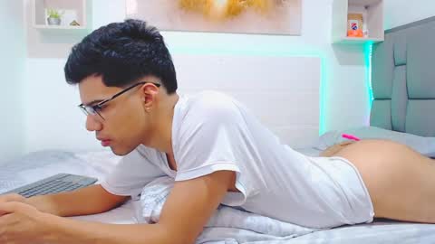 Snapshot of rickii_hot chatting on 04/06/26, 06:09 Ricki online show from 04/06/26, 06:09