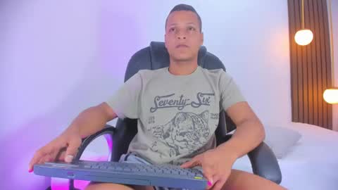 Snapshot of ricky_owens1 chatting on 12/03/24, 12:46 Ricky online show from 12/03/24, 12:46