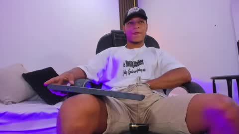 Snapshot of ricky_owens1 chatting on 02/19/25, 09:14 Ricky online show from 02/19/25, 09:14