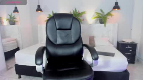 Snapshot of ricky_owens1 chatting on 02/21/25, 10:26 Ricky online show from 02/21/25, 10:26