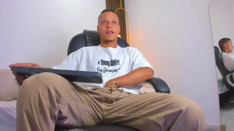 Snapshot of ricky_owens1 chatting on 03/10/25, 06:56 Ricky online show from 03/10/25, 06:56