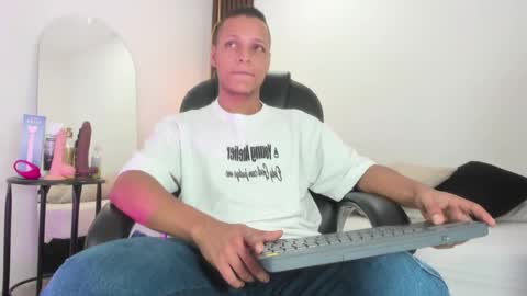 Snapshot of ricky_owens1 chatting on 09/11/25, 01:00 Ricky online show from 09/11/25, 01:00