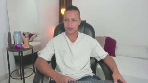 Snapshot of ricky_owens1 chatting on 09/15/25, 01:11 Ricky online show from 09/15/25, 01:11