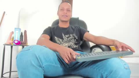 Snapshot of ricky_owens1 chatting on 09/16/25, 01:23 Ricky online show from 09/16/25, 01:23