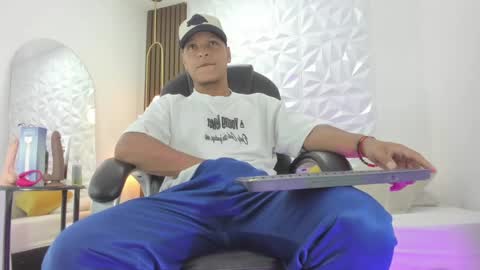 Snapshot of ricky_owens1 chatting on 10/03/25, 01:30 Ricky online show from 10/03/25, 01:30