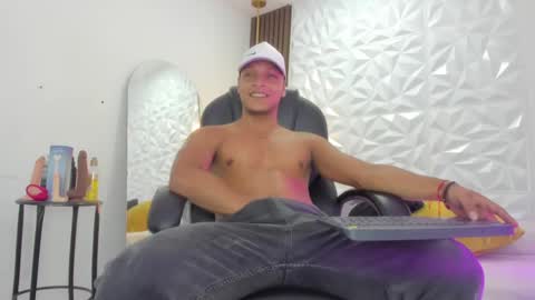 Snapshot of ricky_owens1 chatting on 10/09/25, 01:20 Ricky online show from 10/09/25, 01:20