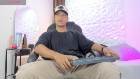 Snapshot of ricky_owens1 chatting on 10/20/25, 02:39 Ricky online show from 10/20/25, 02:39